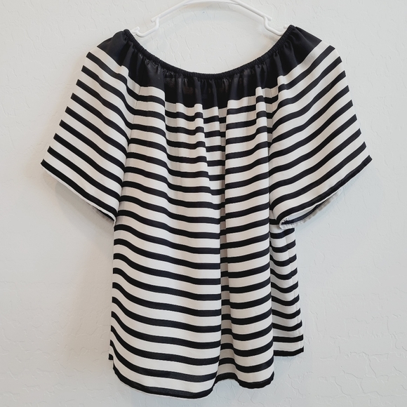 💕 Loft Black and White Stripe Off The Shoulder Top S - Picture 4 of 9